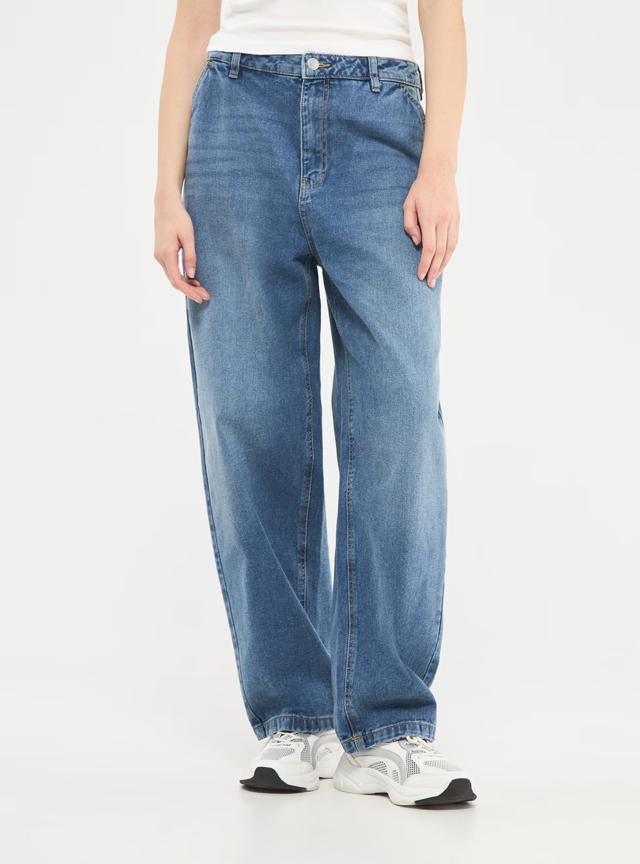 Light Wash Blue Straight-Leg High-Waisted Jeans